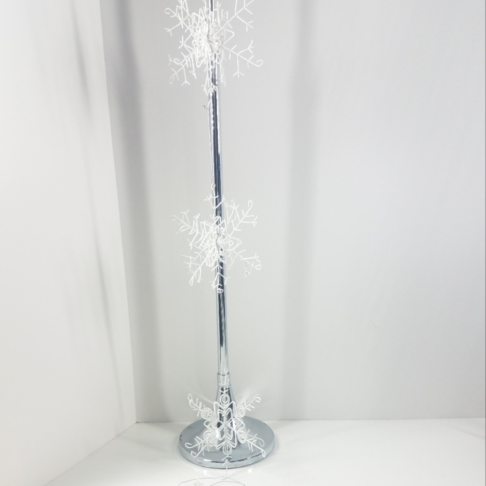 White Large Metal Snowflake Christmas Decor